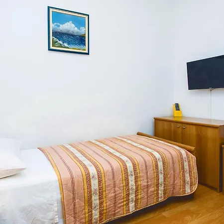 דירה Two-bedroom In