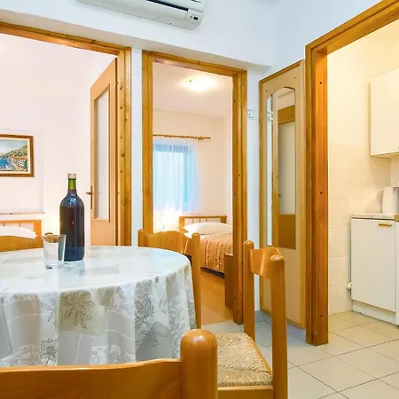 Two-bedroom In דירה