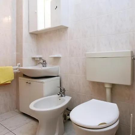 Two-bedroom In דירה *