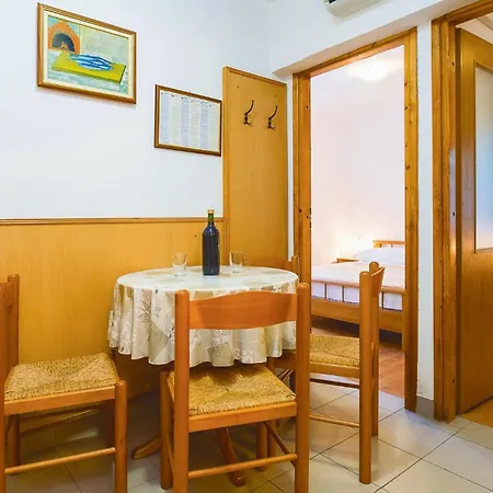 Two-bedroom In דירה